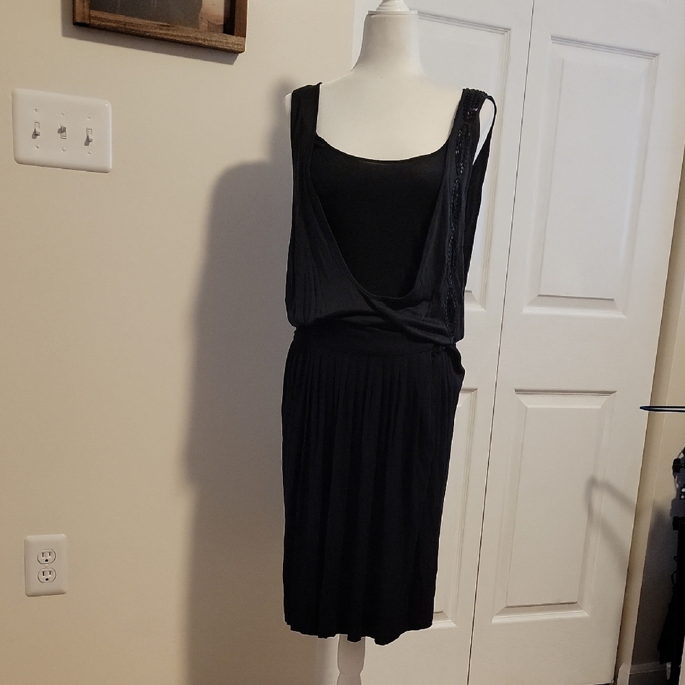 Elegant Black Sleeveless Dress
